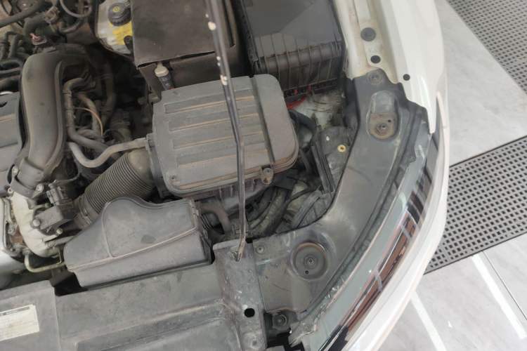 Used Volkswagen Scirocco 2015 1.4TSI Fashion Edition Engine Bay Left