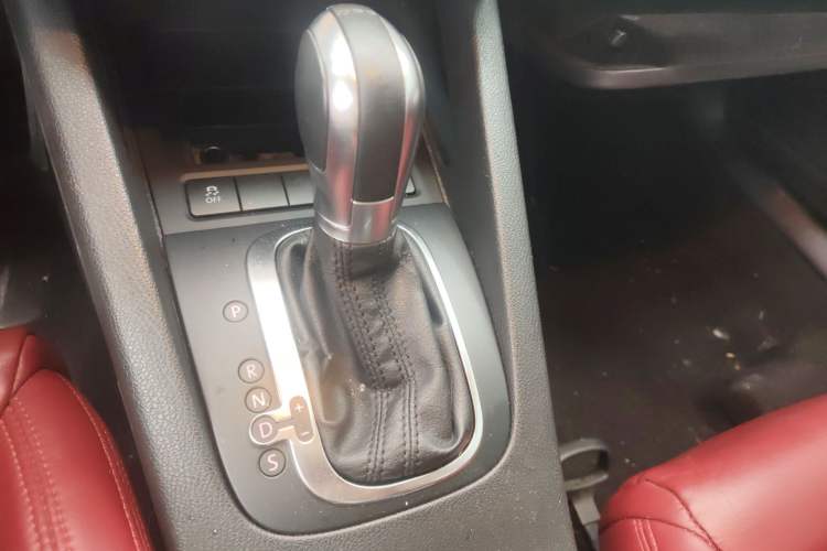Used Volkswagen Scirocco 2015 1.4TSI Fashion Edition Gear Lever