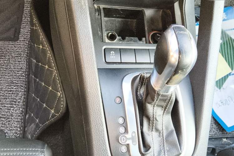 Used Volkswagen Scirocco 2015 R 2.0TSI Gear Lever