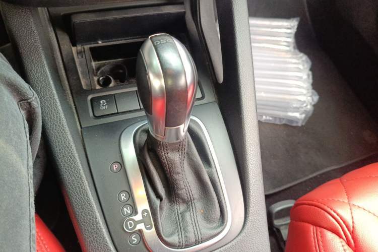 Used Volkswagen Scirocco 2015 1.4TSI Fashion Edition Gear Lever