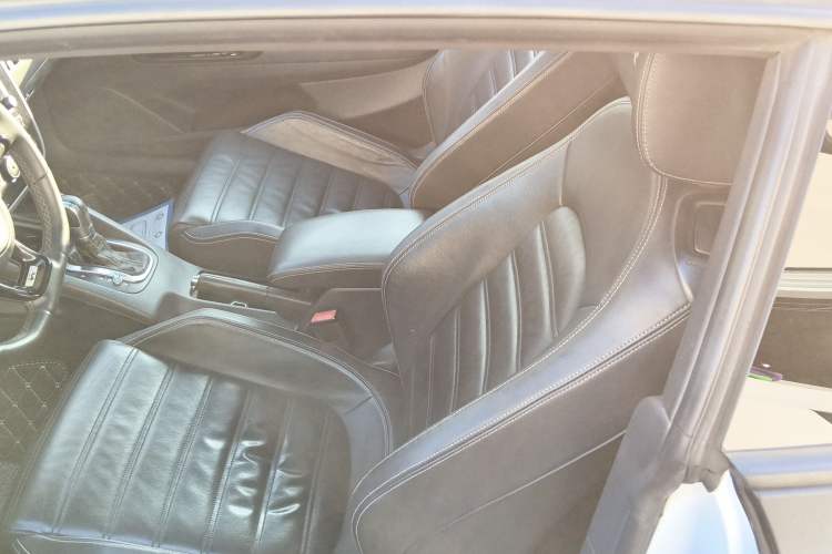 Used Volkswagen Scirocco 2015 R 2.0TSI Left Front Seat