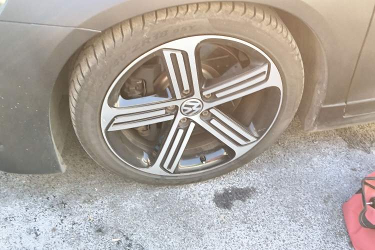Used Volkswagen Scirocco 2015 R 2.0TSI Left Front Wheel Hub