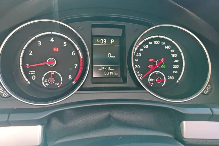 Used Volkswagen Scirocco 2015 1.4TSI Fashion Edition Odometer Close Up