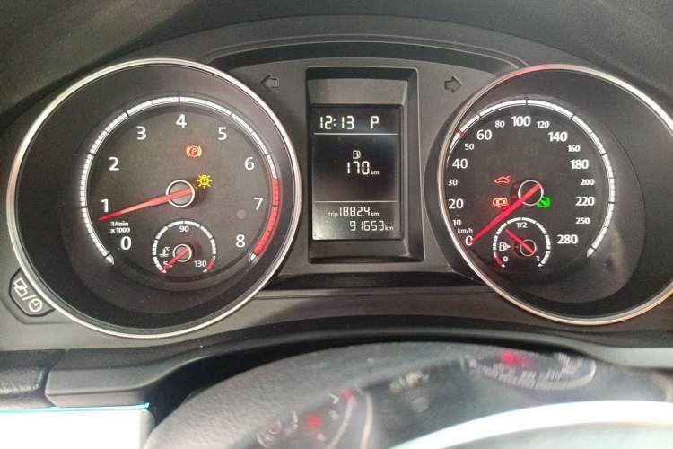 Used Volkswagen Scirocco 2015 1.4TSI Fashion Edition Odometer Close Up