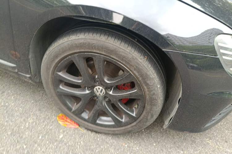 Used Volkswagen Scirocco 2015 1.4TSI Fashion Edition Right Front Wheel Hub