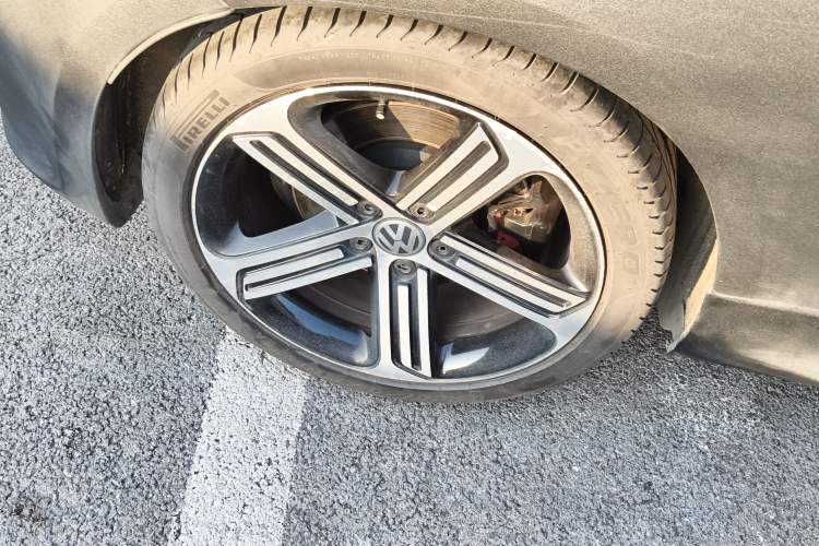 Used Volkswagen Scirocco 2015 R 2.0TSI Right Rear Wheel Hub