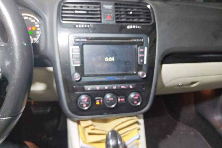 Used Volkswagen Scirocco 2015 2.0 TSI Luxury Edition Audio And AC Panel