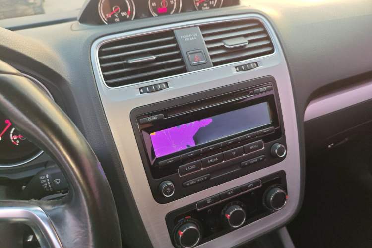Used Volkswagen Scirocco 2015 1.4TSI Fashion Edition Audio And AC Panel