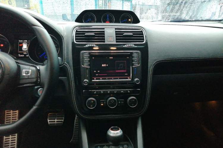Used Volkswagen Scirocco 2015 R 2.0TSI Audio And AC Panel
