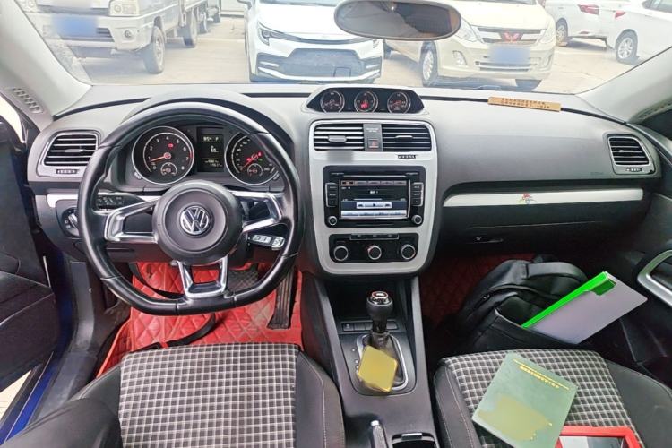 Used Volkswagen Scirocco 2015 1.4TSI Fashion Edition Center Console