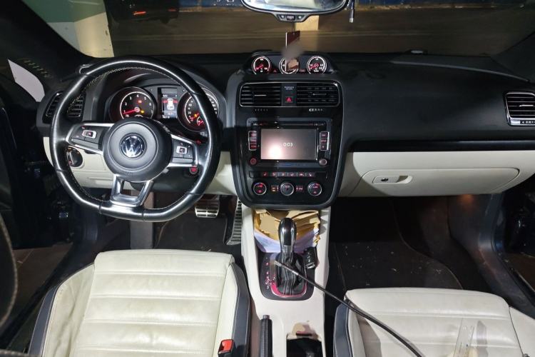 Used Volkswagen Scirocco 2015 2.0 TSI Luxury Edition Center Console