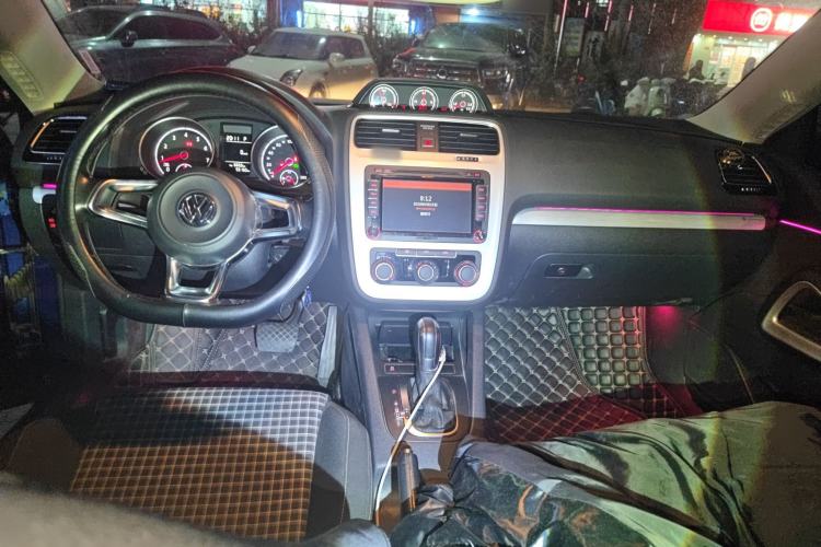 Used Volkswagen Scirocco 2015 1.4TSI Fashion Edition Center Console