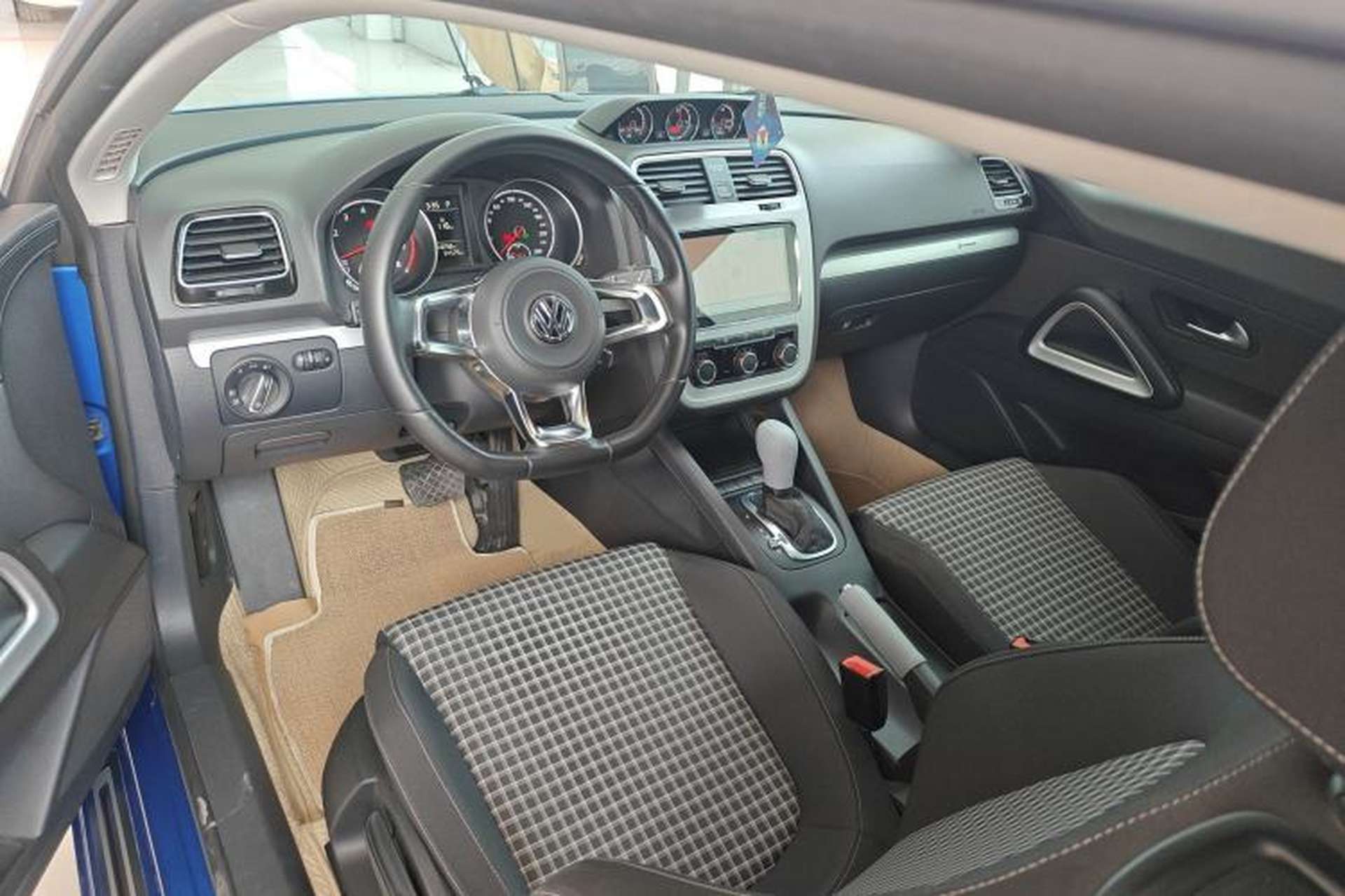 Used Volkswagen Scirocco 2015 1.4TSI Fashion Edition Center Console