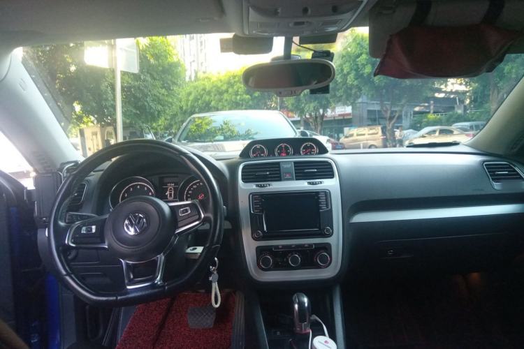 Used Volkswagen Scirocco 2015 1.4TSI Comfort Edition Center Console
