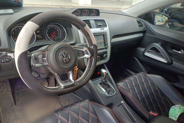 Used Volkswagen Scirocco 2015 1.4TSI Fashion Edition Center Console