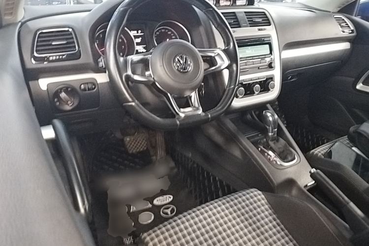 Used Volkswagen Scirocco 2015 1.4TSI Fashion Edition Center Console