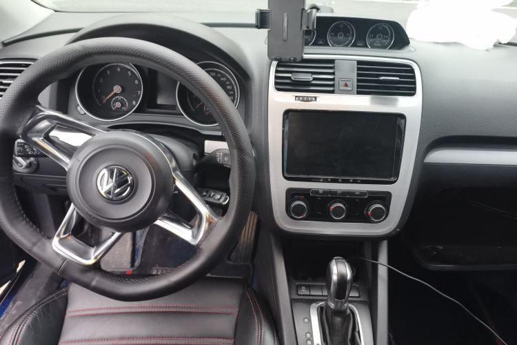 Used Volkswagen Scirocco 2015 1.4TSI Fashion Edition Center Console