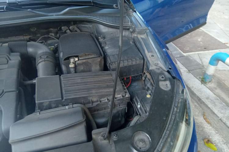 Used Volkswagen Scirocco 2015 1.4TSI Comfort Edition Engine Bay Left