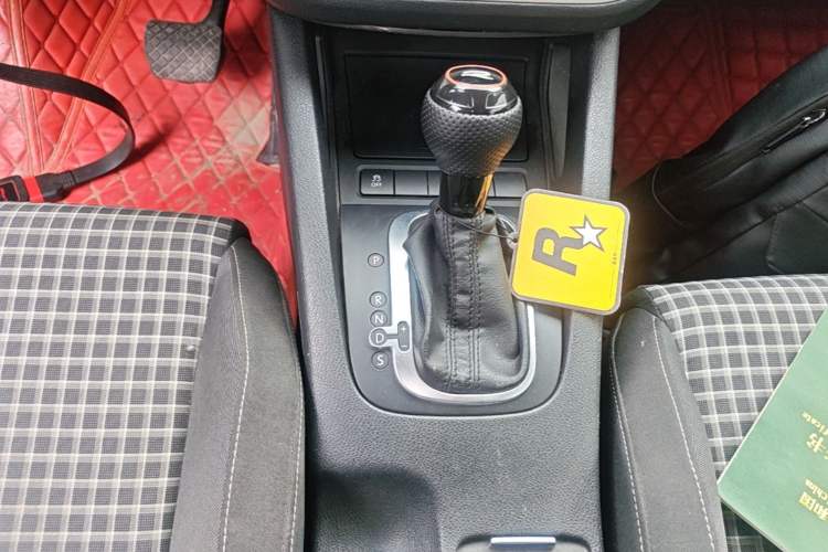 Used Volkswagen Scirocco 2015 1.4TSI Fashion Edition Gear Lever