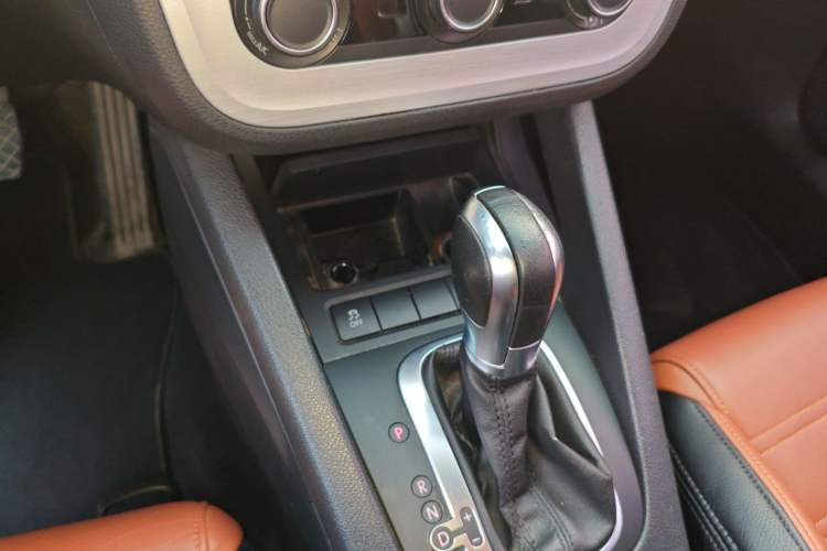 Used Volkswagen Scirocco 2015 1.4TSI Fashion Edition Gear Lever