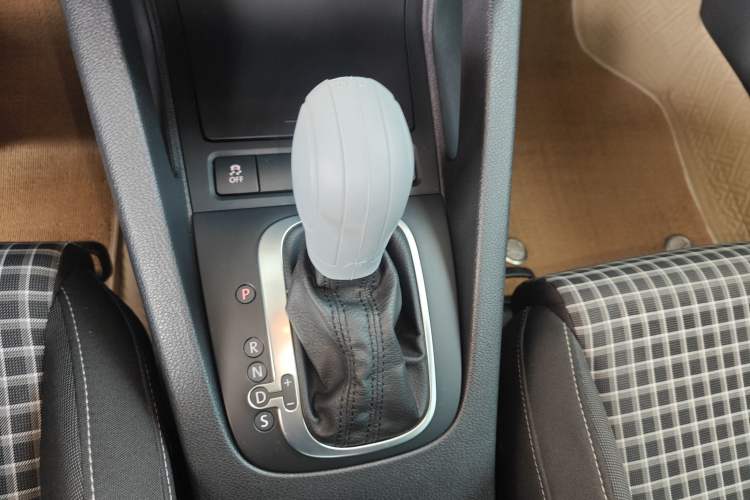 Used Volkswagen Scirocco 2015 1.4TSI Fashion Edition Gear Lever