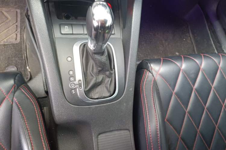 Used Volkswagen Scirocco 2015 1.4TSI Fashion Edition Gear Lever