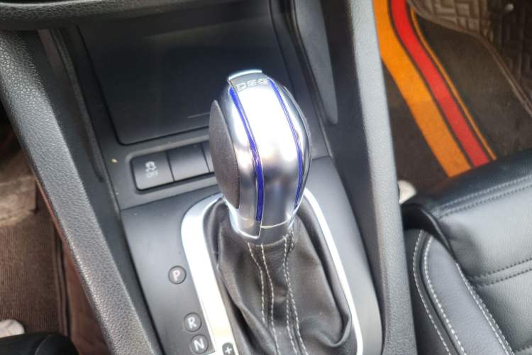 Used Volkswagen Scirocco 2015 R 2.0TSI Gear Lever