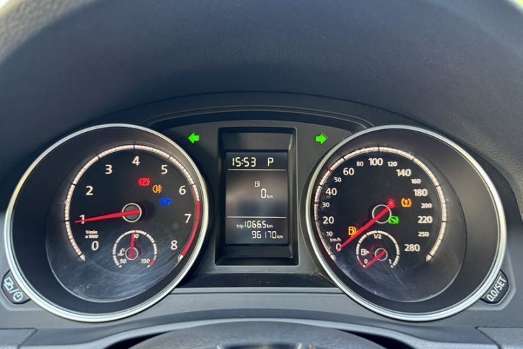 Used Volkswagen Scirocco 2015 1.4TSI Fashion Edition Odometer Close Up