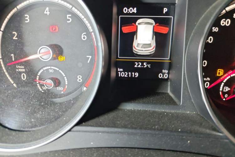 Used Volkswagen Scirocco 2015 2.0 TSI Luxury Edition Odometer Close Up