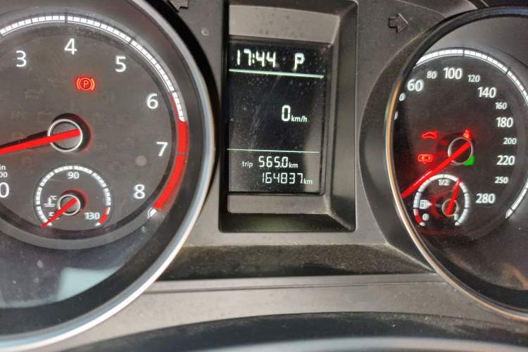 Used Volkswagen Scirocco 2015 1.4TSI Fashion Edition Odometer Close Up
