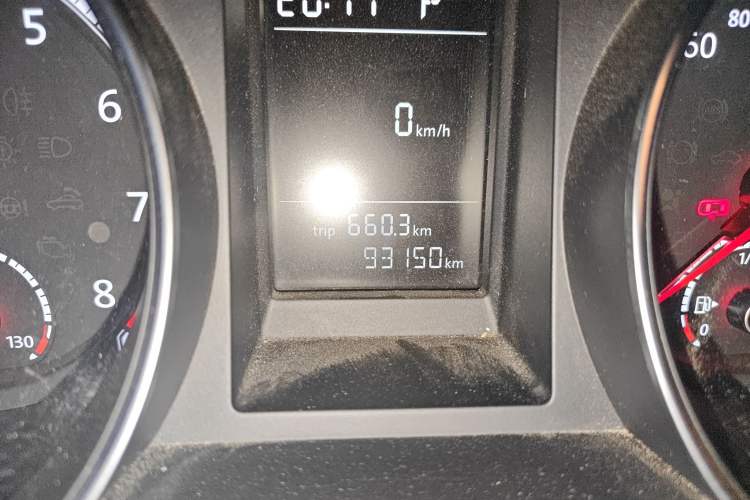 Used Volkswagen Scirocco 2015 1.4TSI Fashion Edition Odometer Close Up