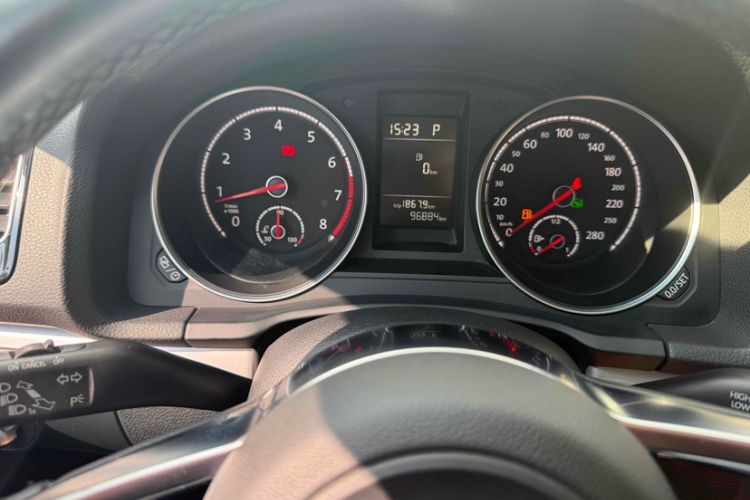 Used Volkswagen Scirocco 2015 1.4TSI Fashion Edition Odometer Close Up