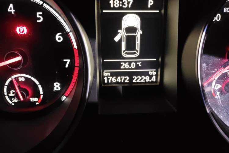 Used Volkswagen Scirocco 2015 1.4TSI Comfort Edition Odometer Close Up