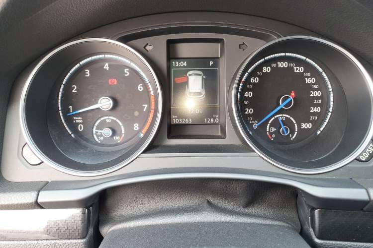 Used Volkswagen Scirocco 2015 R 2.0TSI Odometer Close Up