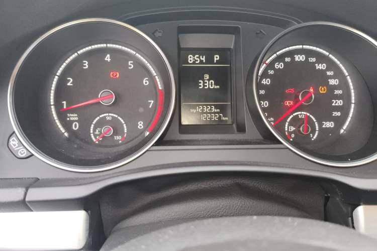 Used Volkswagen Scirocco 2015 1.4TSI Fashion Edition Odometer Close Up