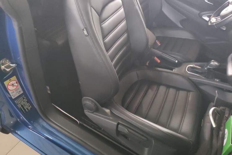 Used Volkswagen Scirocco 2015 1.4TSI Fashion Edition Right Front Seat