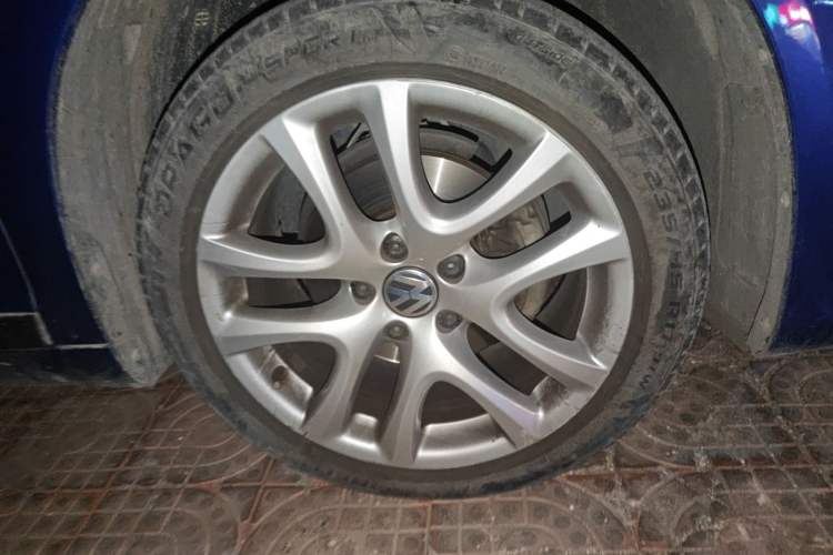 Used Volkswagen Scirocco 2015 1.4TSI Fashion Edition Right Front Wheel Hub