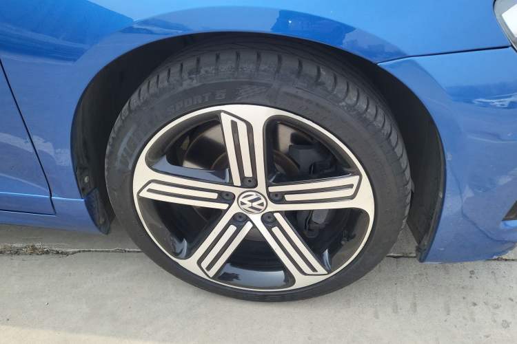 Used Volkswagen Scirocco 2015 R 2.0TSI Right Front Wheel Hub