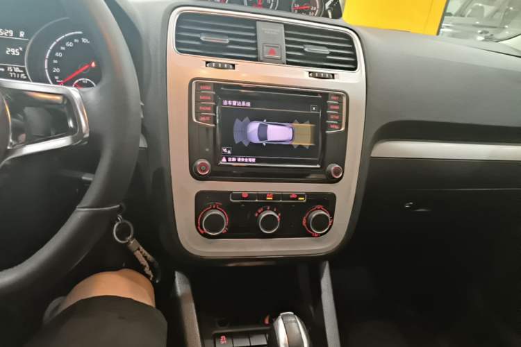Used Volkswagen Scirocco 2015 1.4TSI Fashion Edition Audio And AC Panel