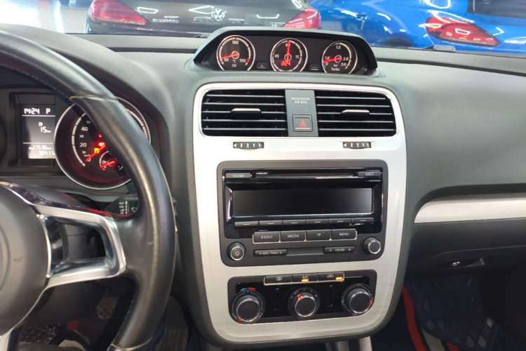 Used Volkswagen Scirocco 2015 1.4TSI Fashion Edition Audio And AC Panel