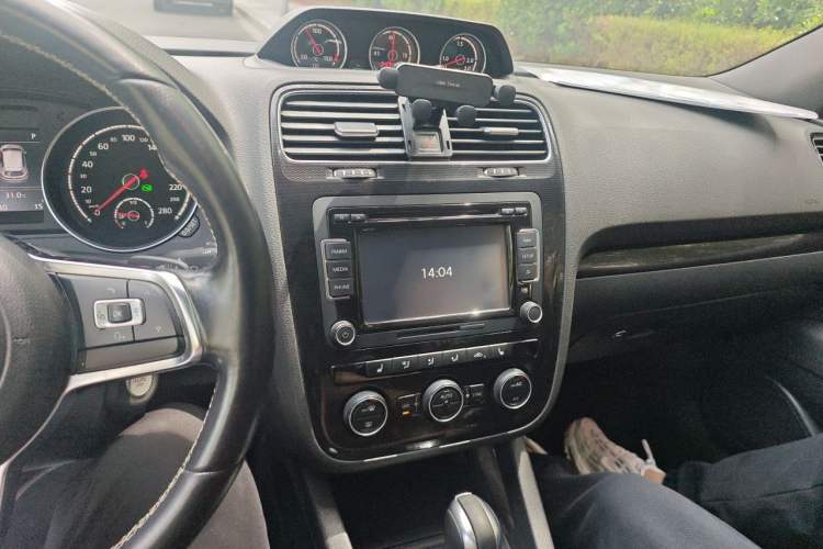 Used Volkswagen Scirocco 2015 2.0 TSI Luxury Edition Audio And AC Panel