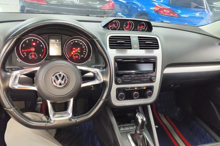 Used Volkswagen Scirocco 2015 1.4TSI Fashion Edition Center Console