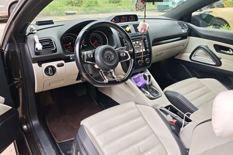 Used Volkswagen Scirocco 2015 2.0 TSI Luxury Edition Center Console