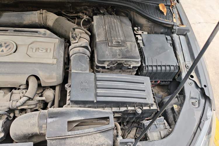 Used Volkswagen Scirocco 2015 2.0 TSI Luxury Edition Engine Bay Left