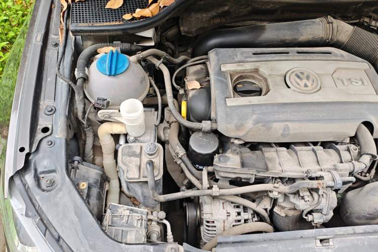 Used Volkswagen Scirocco 2015 2.0 TSI Luxury Edition Engine Bay Right