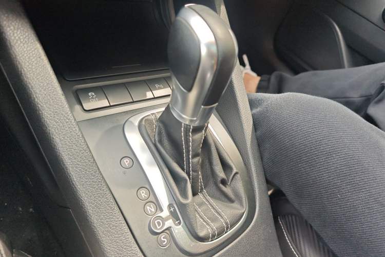 Used Volkswagen Scirocco 2015 2.0 TSI Luxury Edition Gear Lever