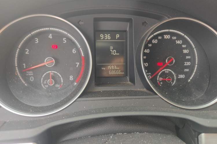 Used Volkswagen Scirocco 2015 1.4TSI Fashion Edition Odometer Close Up