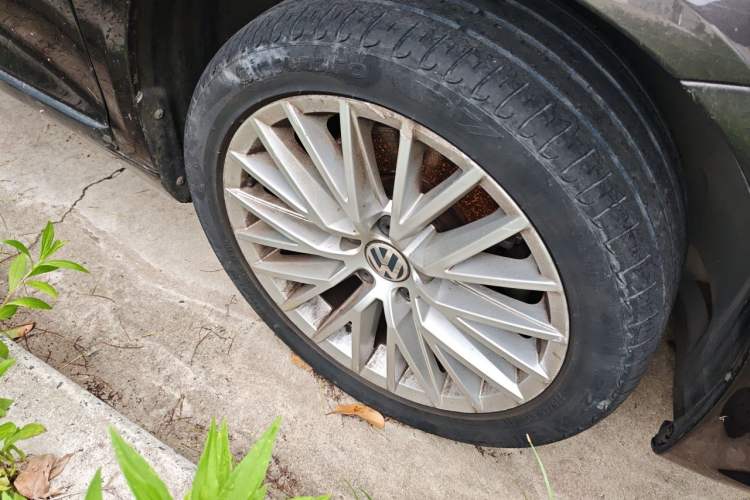 Used Volkswagen Scirocco 2015 2.0 TSI Luxury Edition Right Front Wheel Hub