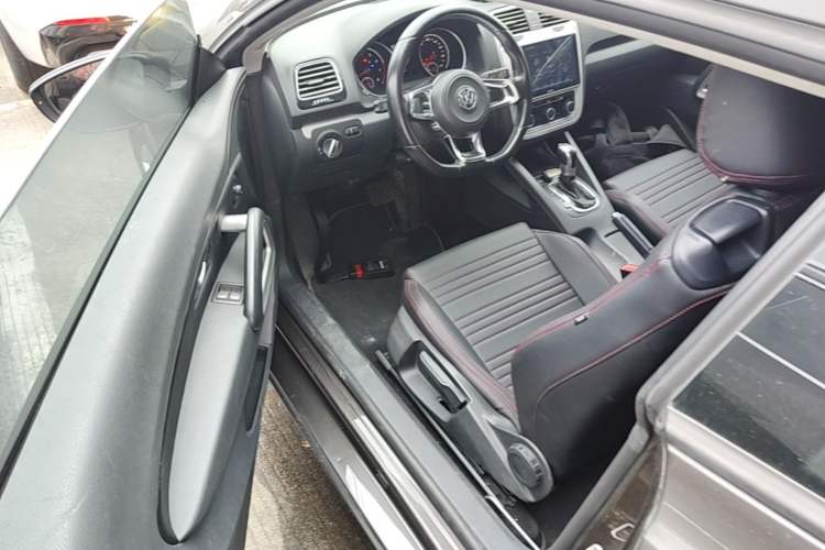 Used Volkswagen Scirocco 2015 1.4TSI Fashion Edition Driver Seat