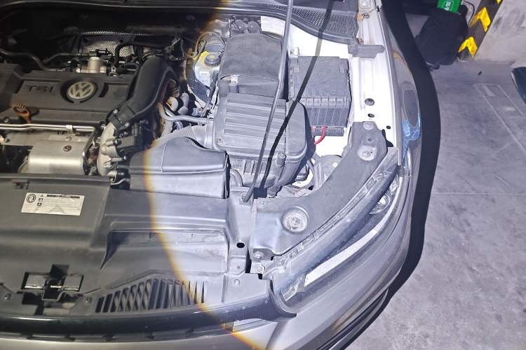 Used Volkswagen Scirocco 2015 1.4TSI Fashion Edition Engine Bay Left